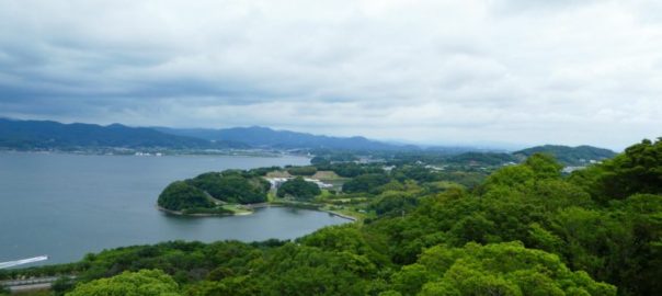 浜名湖ペットとお出かけスポット１０選 自然豊かな静岡の浜名湖で愛犬と水辺の絶景を堪能してみては ハピプレ